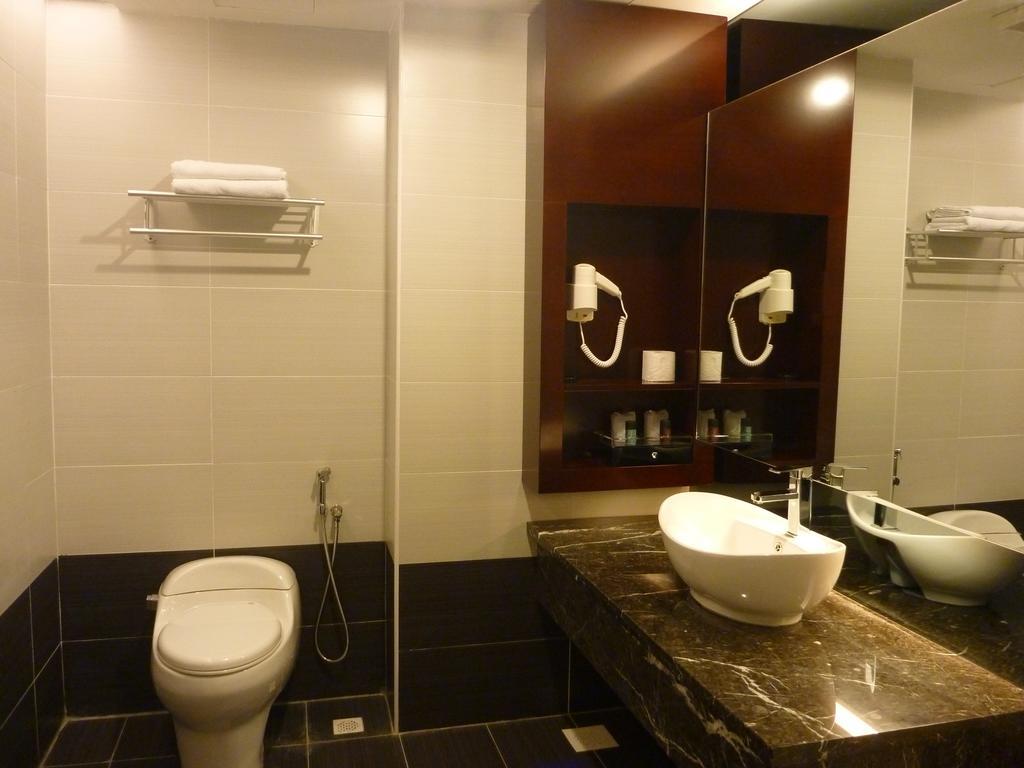 Pariss Hotel Джохор-Бару Экстерьер фото