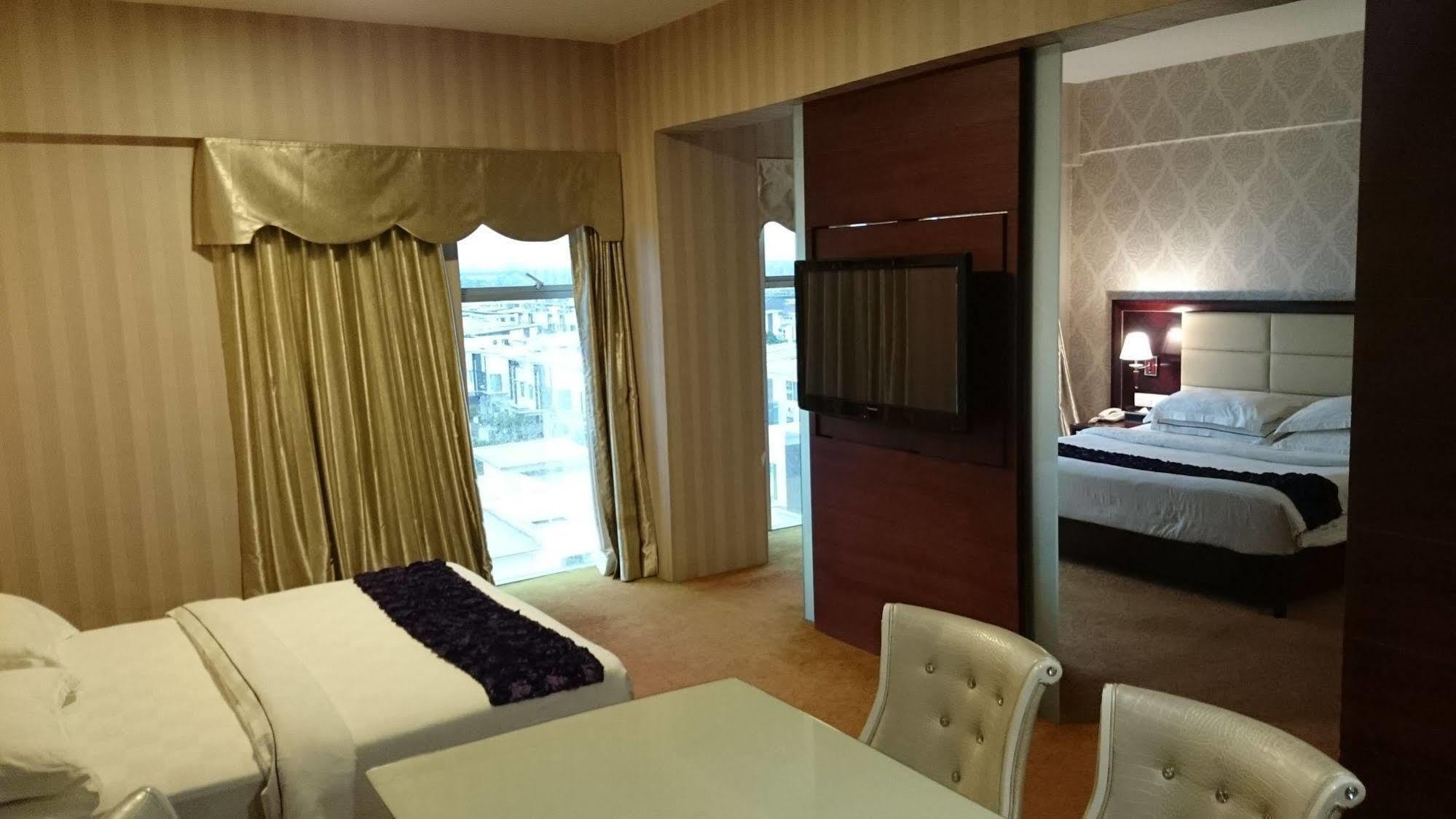 Pariss Hotel Джохор-Бару Экстерьер фото